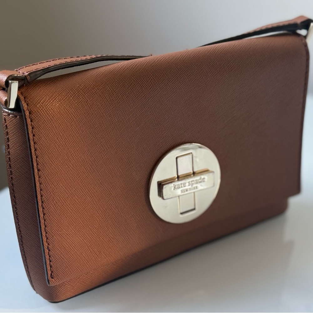 Kate Spade Newbury Lane Sally Brown Leather Clutch Wallet Gold Chain Strap Purse